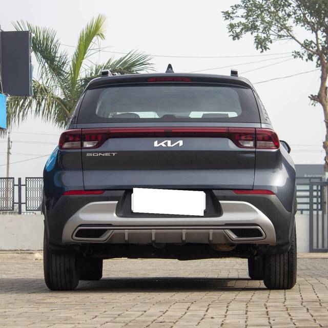 https://images10.gaadi.com/usedcar_image/4546679/original/processed_34562535b3741bd5eeca0cca826875d5.jpg?imwidth=6402