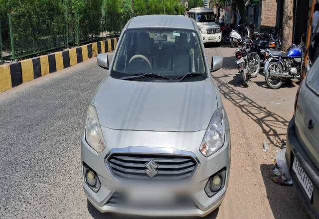 https://images10.gaadi.com/usedcar_image/4546698/original/af855e43-fcf2-430d-9247-ea009ec9973c.?imwidth=6401