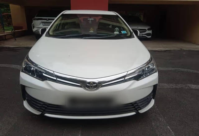 https://images10.gaadi.com/usedcar_image/4546729/original/795ca394-f0c3-4061-a86b-ca814b8afee5.?imwidth=6400