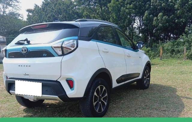 https://images10.gaadi.com/usedcar_image/4546738/original/processed_5c88f5ae305034749befcab32157402a.jpeg?imwidth=6402