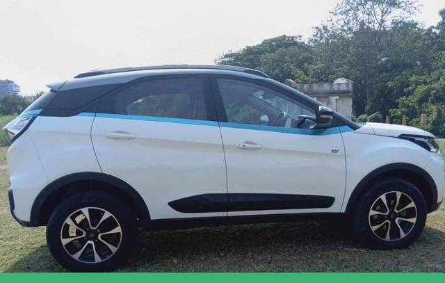 https://images10.gaadi.com/usedcar_image/4546738/original/processed_db3d42a12c02d011c34c22547eaec738.jpeg?imwidth=6401