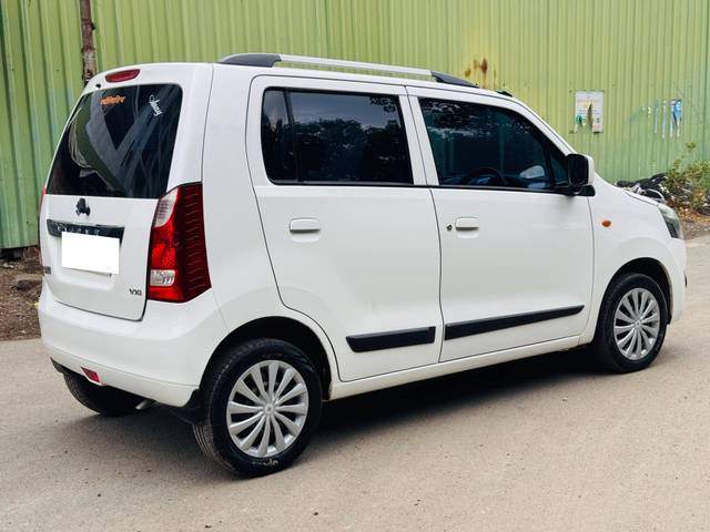 https://images10.gaadi.com/usedcar_image/4546744/original/processed_6afcbf7ff022c70f8d824a952eb1f0ea.jpg?imwidth=6401