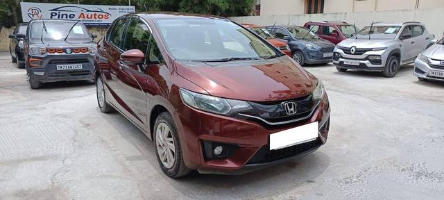 https://images10.gaadi.com/usedcar_image/4546774/original/processed_ae4bd1872527bc666ae428e62931b136.jpg?imwidth=6400