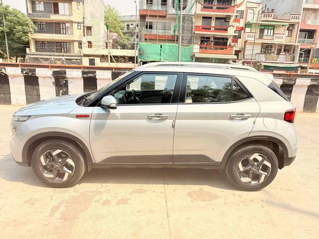 https://images10.gaadi.com/usedcar_image/4546824/original/processed_af204fcf3775a3dd7a0f65970b8b9faf.jpeg?imwidth=6402