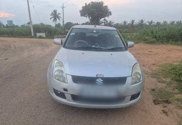 https://images10.gaadi.com/usedcar_image/4546837/original/e51e0ec6-9325-4a4c-bdde-5381b47aca59.?imwidth=6400