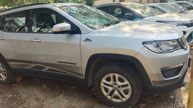 https://images10.gaadi.com/usedcar_image/4546851/original/processed_2b0bb869588da0db24807fee641a677c.jpg?imwidth=6401