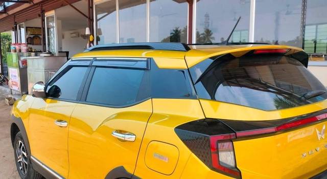 https://images10.gaadi.com/usedcar_image/4546852/original/processed_5d16c0d3ca909fc967831d8ed9ebabe6.jpg?imwidth=6402