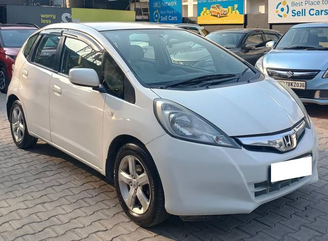 https://images10.gaadi.com/usedcar_image/4546855/original/processed_bbf9d036edb0504bc734db127f53b6de.jpg?imwidth=6400