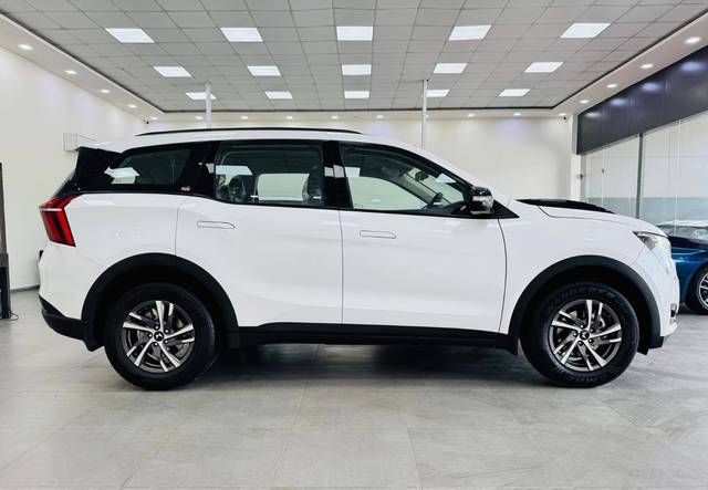 https://images10.gaadi.com/usedcar_image/4546864/original/92385bf651df3d180307dfc8e00b2990.jpg?imwidth=6401