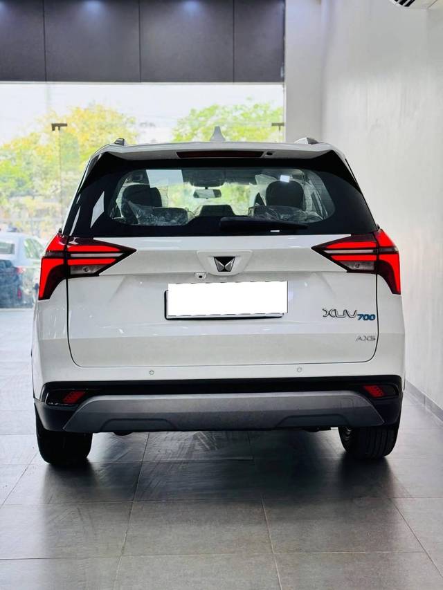 https://images10.gaadi.com/usedcar_image/4546864/original/processed_6926667718c8f0e39f208febab0b953e.jpg?imwidth=6402