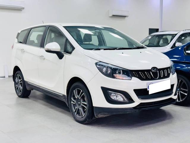 https://images10.gaadi.com/usedcar_image/4546870/original/processed_013eb2bcea0bf0fa1e925c2df553fe5f.jpg?imwidth=6400