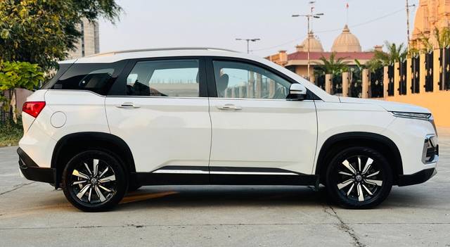 https://images10.gaadi.com/usedcar_image/4546877/original/48393fd857a7ae937852828faf61d8fb.jpg?imwidth=6401