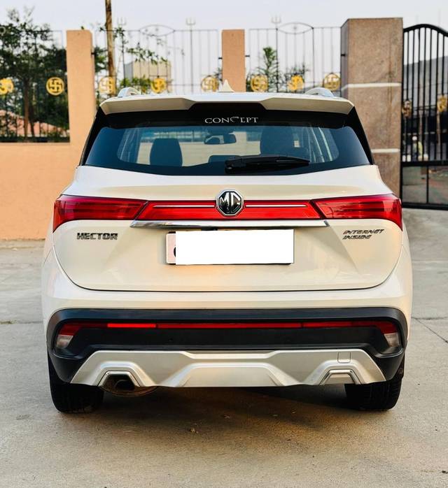 https://images10.gaadi.com/usedcar_image/4546877/original/processed_af03aaacc145de25877a05daadef1a90.jpg?imwidth=6402