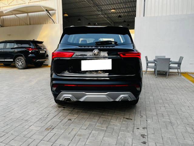 https://images10.gaadi.com/usedcar_image/4546881/original/processed_5da71b4d6e4bb2524159f011adf9e0f3.jpeg?imwidth=6401