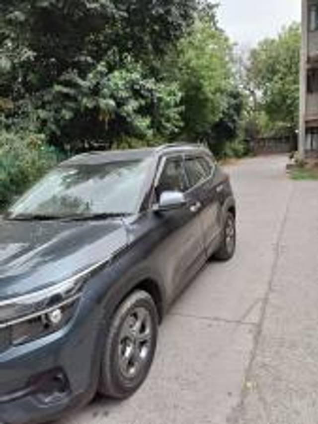 https://images10.gaadi.com/usedcar_image/4546892/original/aebcdf7853807bedf8105eb60d8ed701.jpg?imwidth=6402