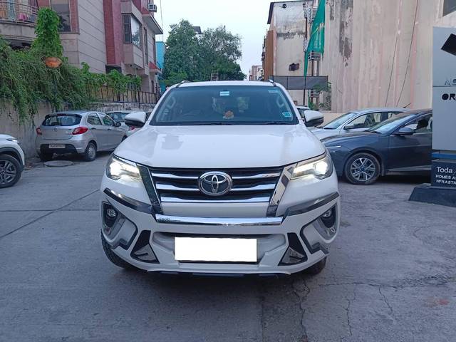 https://images10.gaadi.com/usedcar_image/4546898/original/processed_e95879e9e2f6ece22115ea4e3a507e5b.jpg?imwidth=6400