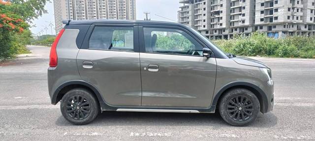 https://images10.gaadi.com/usedcar_image/4546899/original/processed_085d923d61614614dbe49f7985c90018.jpg?imwidth=6401