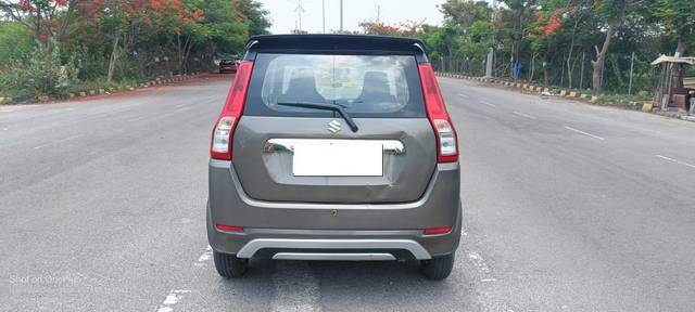 https://images10.gaadi.com/usedcar_image/4546899/original/processed_6492231156bf3ce757c1178075e32f0a.jpg?imwidth=6402