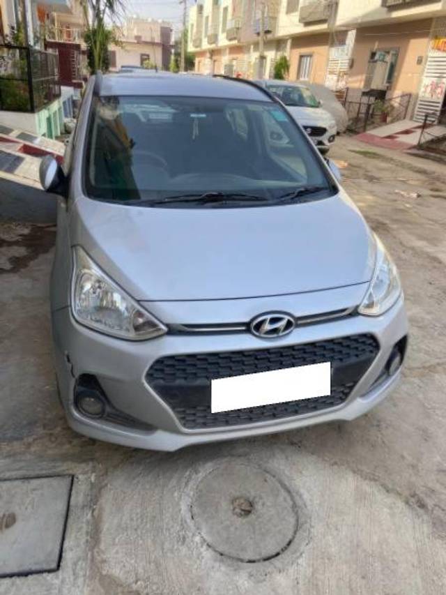 https://images10.gaadi.com/usedcar_image/4546903/original/processed_4edc4052-d106-489c-8331-398954ca5734.jpg?imwidth=6402