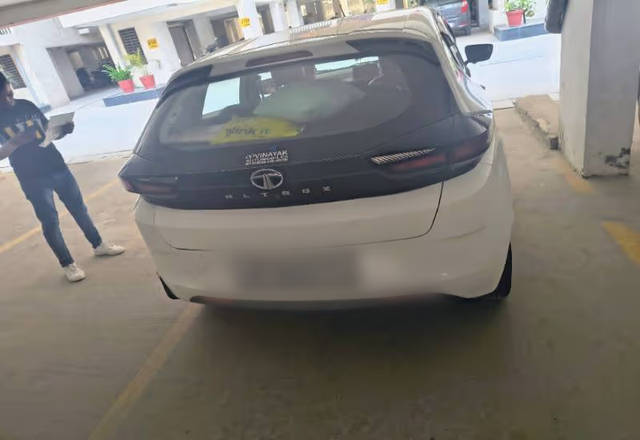 https://images10.gaadi.com/usedcar_image/4546937/original/b157749d-b8c6-4cce-a70b-e16b9c12cf2a.?imwidth=6402