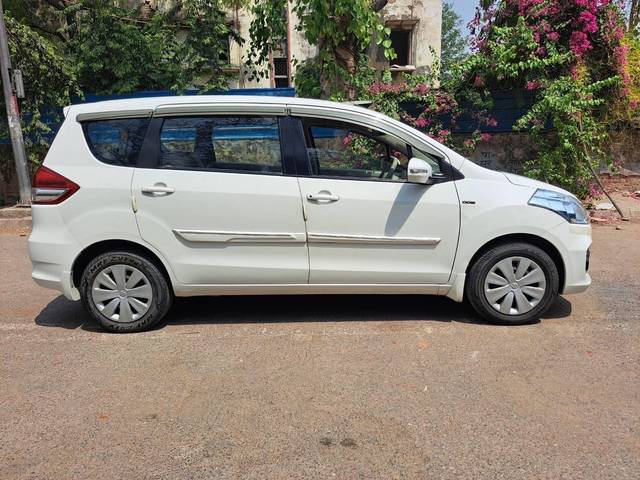 https://images10.gaadi.com/usedcar_image/4546950/original/processed_b682fec9-9a73-45ff-a1a1-600a5e615602.jpg?imwidth=6401