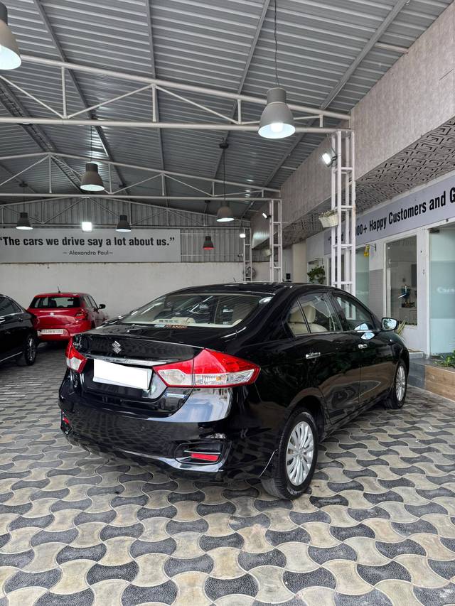https://images10.gaadi.com/usedcar_image/4546956/original/processed_108d1fe2a2280d4511a9b7efcf6b11ef.jpg?imwidth=6402