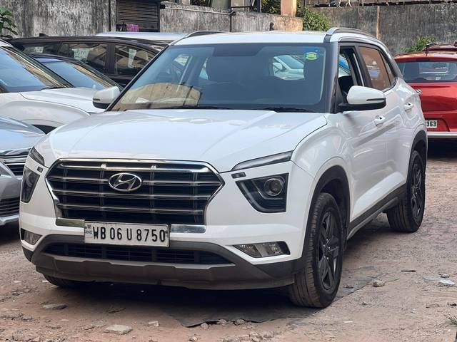 https://images10.gaadi.com/usedcar_image/4547035/original/processed_8fba17099e27ad4fa33c15e34f9b5964.jpg?imwidth=6402