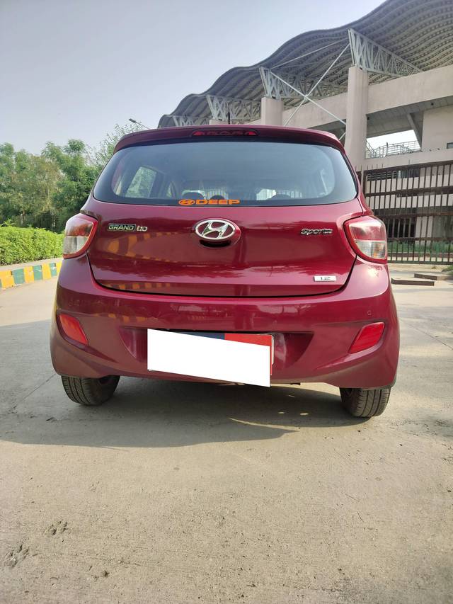 https://images10.gaadi.com/usedcar_image/4547037/original/processed_5b4214fdfbde87447f68b1fc7a9f12a2.jpg?imwidth=6402