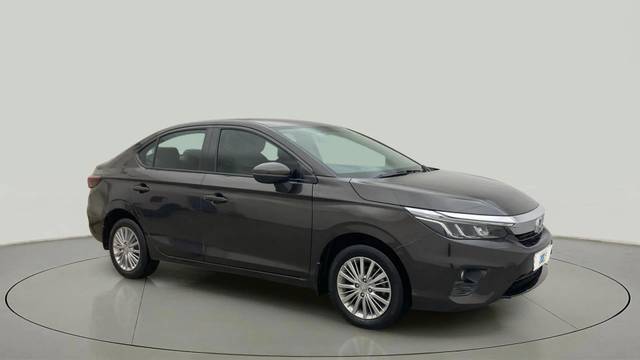 https://images10.gaadi.com/usedcar_image/4547038/original/0f4082ebf0bc8ad79711628b2e495b65.jpg?imwidth=6400