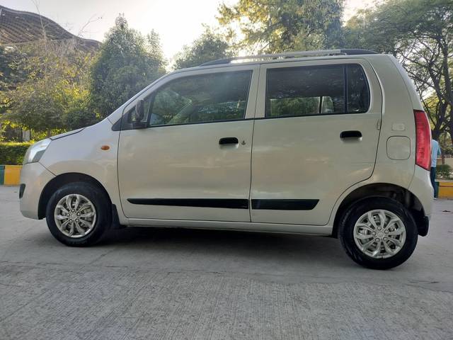 https://images10.gaadi.com/usedcar_image/4547052/original/processed_469f4ef198e87d82631c32c49a4b97ce.jpg?imwidth=6402