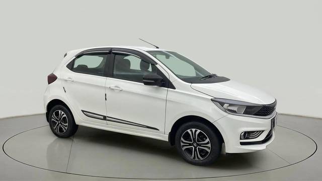 https://images10.gaadi.com/usedcar_image/4547059/original/17f6fcd8dec3734af8560bbdbe1a65f1.jpg?imwidth=6400