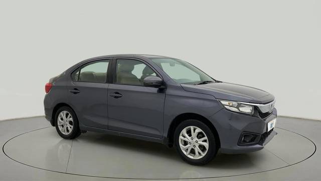 https://images10.gaadi.com/usedcar_image/4547092/original/8d159197ffca709f92b5be97545fecaf.jpg?imwidth=6400