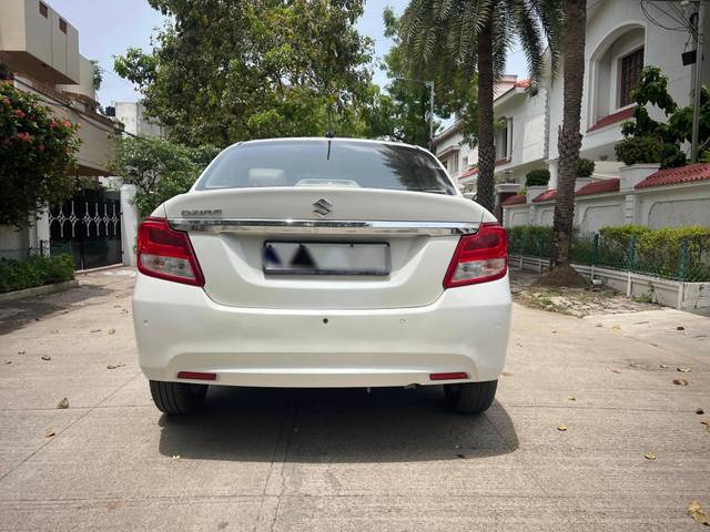 https://images10.gaadi.com/usedcar_image/4547154/original/processed_a2ed07a243e267b90c3deee084b2f641.jpg?imwidth=6402