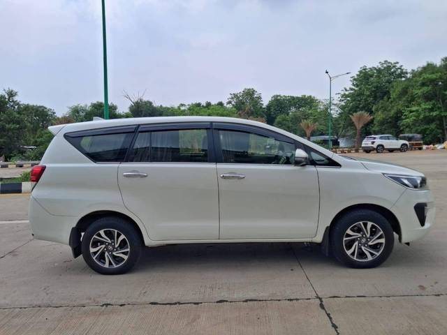 https://images10.gaadi.com/usedcar_image/4547163/original/processed_04df44ae3f70edb23561d29e6b421331.jpg?imwidth=6401