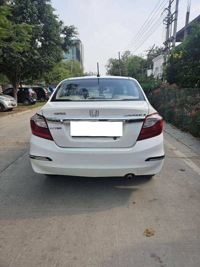 https://images10.gaadi.com/usedcar_image/4547259/original/processed_d224bd2838bceb3f64b92b84fa59be32.jpg?imwidth=6401