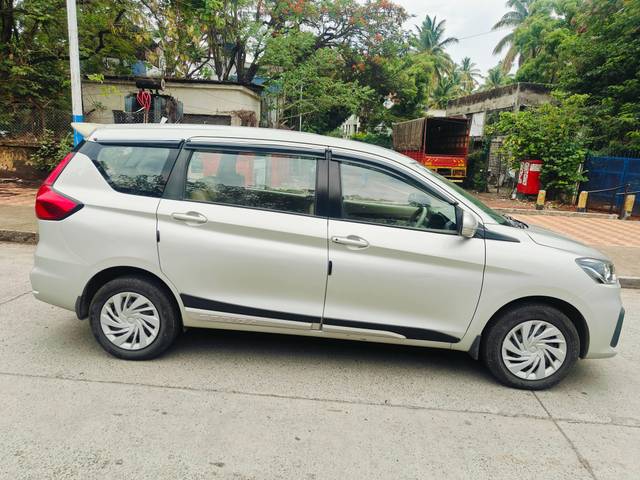 https://images10.gaadi.com/usedcar_image/4547282/original/processed_f99b04ccfebc5eaab3ce763fd6b0d016.jpg?imwidth=6401