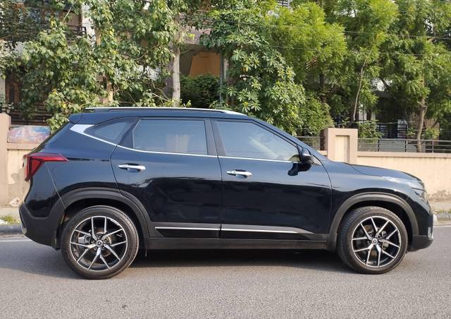 https://images10.gaadi.com/usedcar_image/4547286/original/processed_0876c3eee175b53d90323221e7762c77.jpg?imwidth=6401