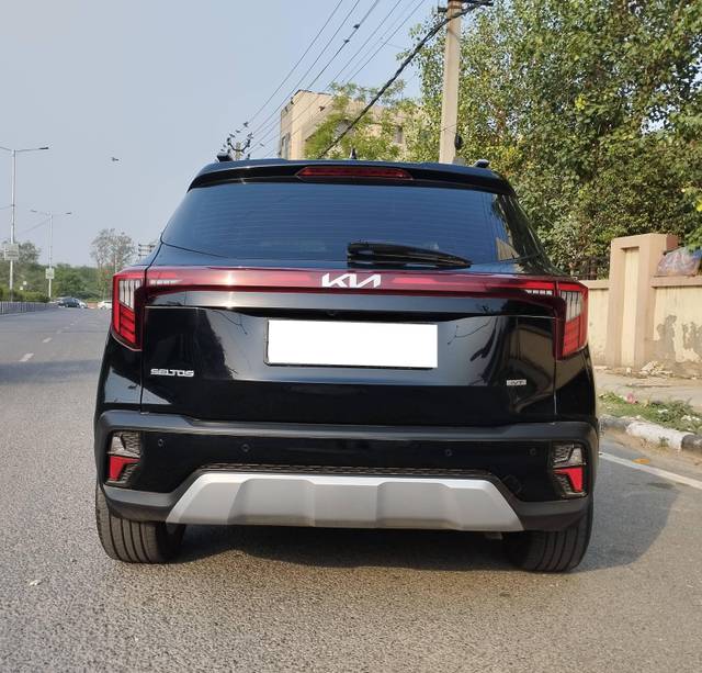 https://images10.gaadi.com/usedcar_image/4547286/original/processed_f26165a8e574793caddbb4923347f98a.jpg?imwidth=6402