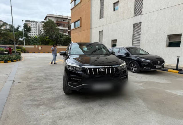 https://images10.gaadi.com/usedcar_image/4547289/original/8deb6f5d-d4d0-463d-8462-8edc176d33e0.?imwidth=6400