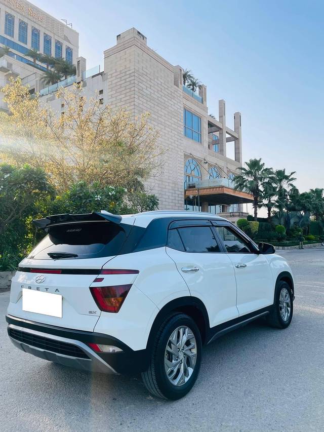https://images10.gaadi.com/usedcar_image/4547292/original/processed_9cdda0ed8973ea1f00481dc98af14d7a.jpg?imwidth=6401