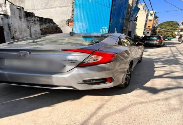 https://images10.gaadi.com/usedcar_image/4547303/original/d4d4e0d6-bc40-4cdd-accb-65a305029dbb.?imwidth=6402
