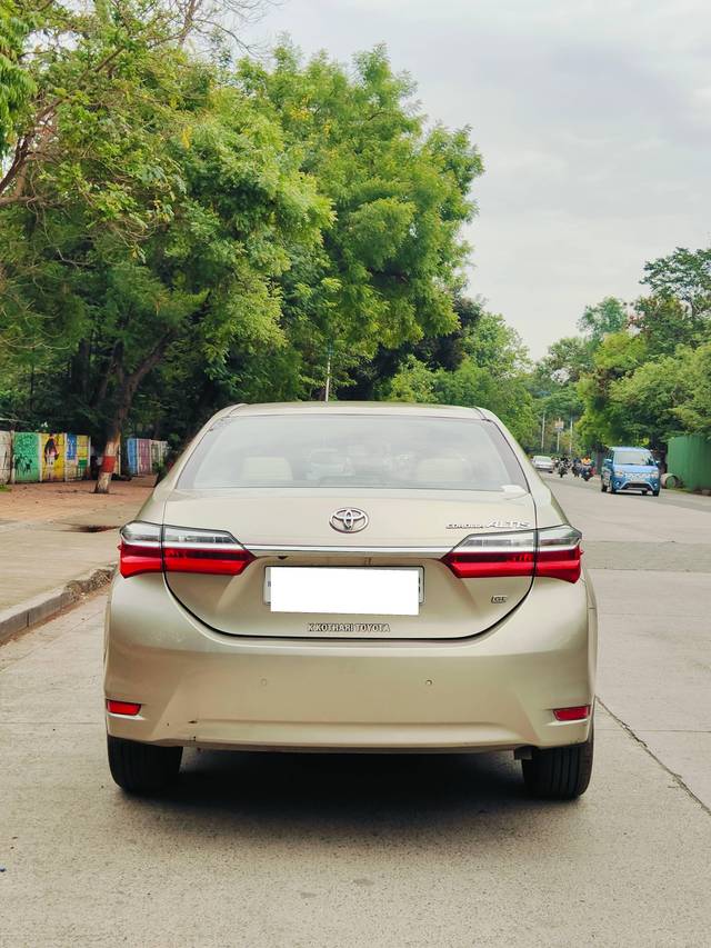 https://images10.gaadi.com/usedcar_image/4547310/original/processed_5c11a4d2101c85cb48aae61bbd3e5906.jpg?imwidth=6401