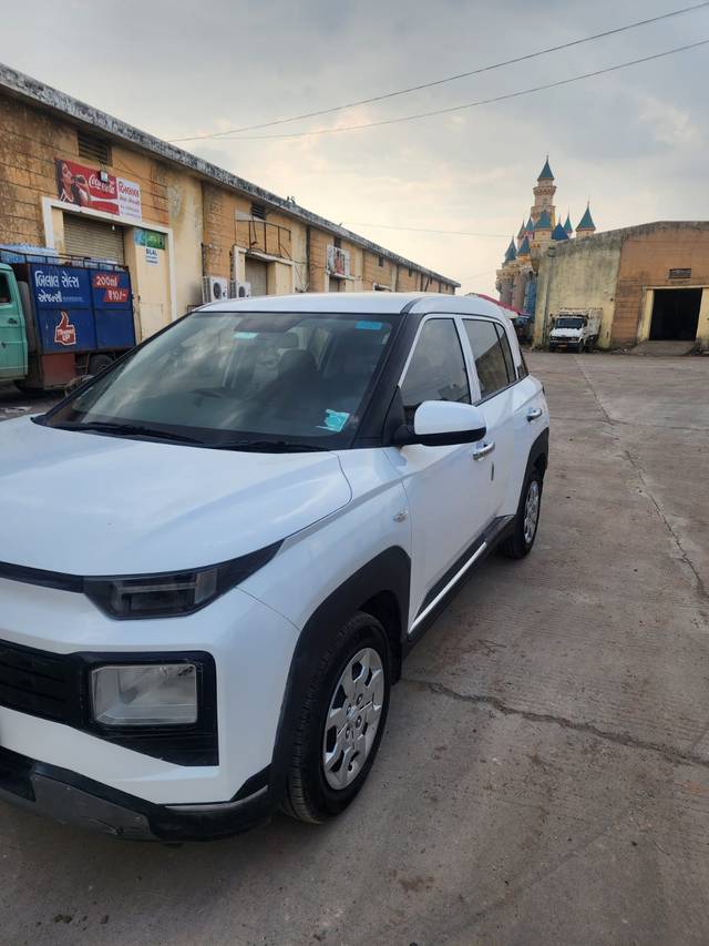 https://images10.gaadi.com/usedcar_image/4547316/original/75d43ddad99dd6ba79d9adda766e19b7.jpg?imwidth=6402