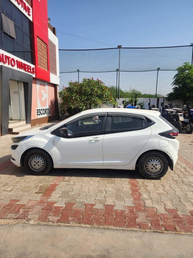Second-hand 2020 Tata Altroz XM for sale in Sabarkantha-3