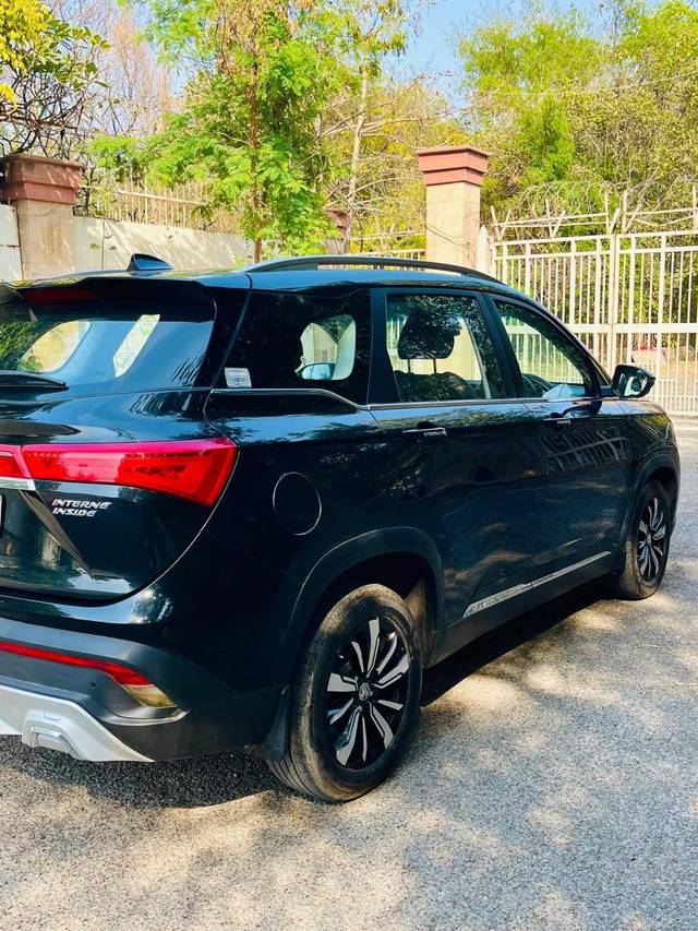 https://images10.gaadi.com/usedcar_image/4547325/original/processed_478c6688e2c65a320a1ea1d4ceb7e883.jpg?imwidth=6402