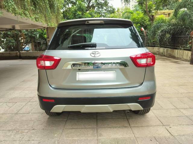 https://images10.gaadi.com/usedcar_image/4547326/original/processed_32b04becbd2d8130f71fd06af6c3b0f3.jpeg?imwidth=6402