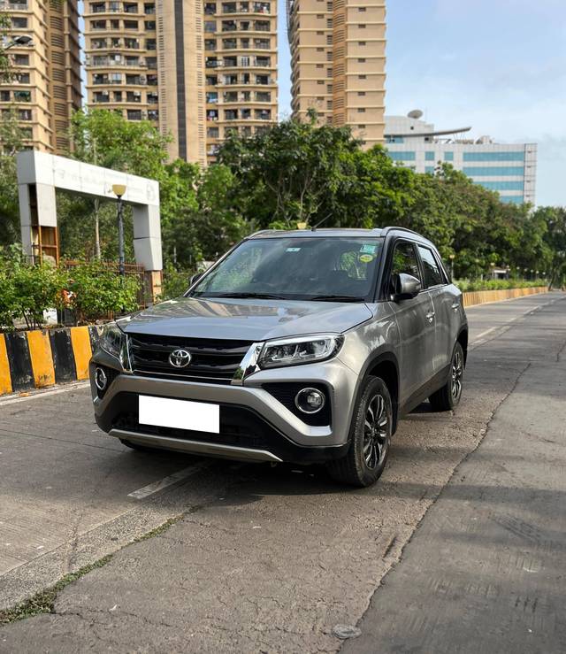 https://images10.gaadi.com/usedcar_image/4547326/original/processed_cc8a68a0e15ad1e8ddaab30612fab09b.jpeg?imwidth=6402