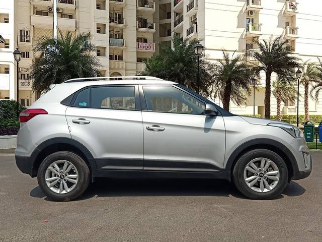 https://images10.gaadi.com/usedcar_image/4547341/original/a98debdbb8d88aa8f0d37ba0037148cc.jpg?imwidth=6401