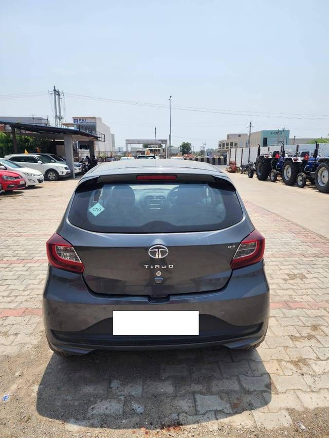 https://images10.gaadi.com/usedcar_image/4547343/original/processed_ebb0555e036e0e4eedc6cf099aa7f678.jpg?imwidth=6401