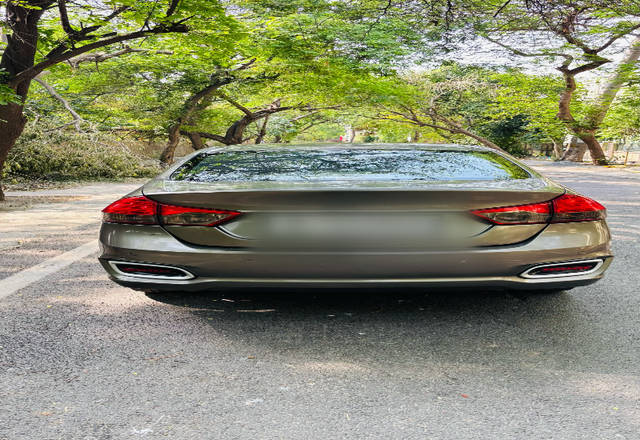 https://images10.gaadi.com/usedcar_image/4547348/original/252e3924-fda4-497c-b3d6-52b10292e0b8.?imwidth=6402